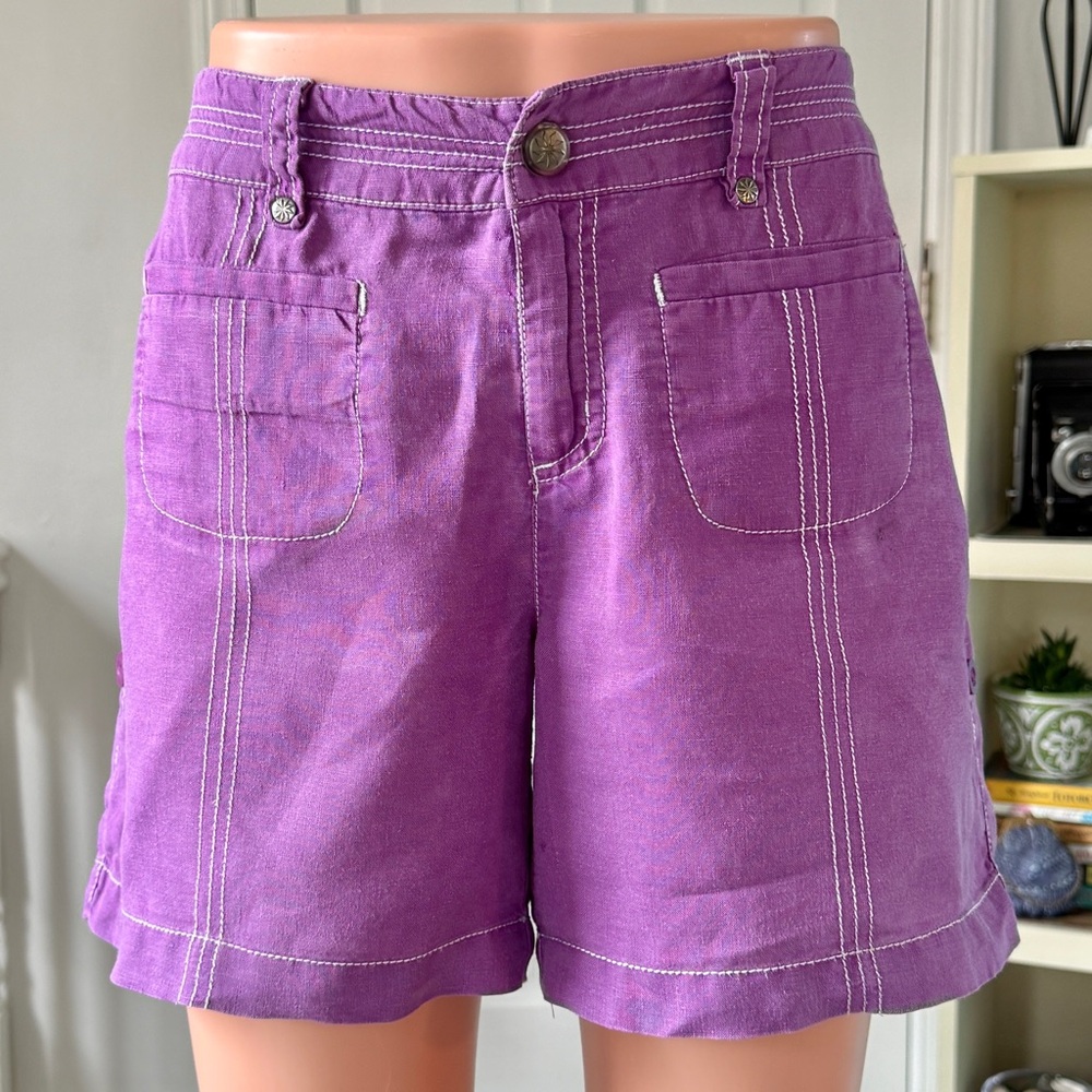 Athleta Linen Shorts with Roll Tab Cuffing (size 2)